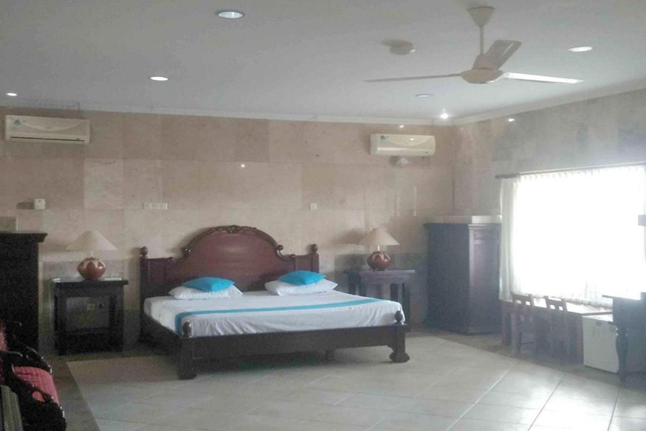 Oyo 2334 Melka Excelsior Hotel Singaraja Exterior foto